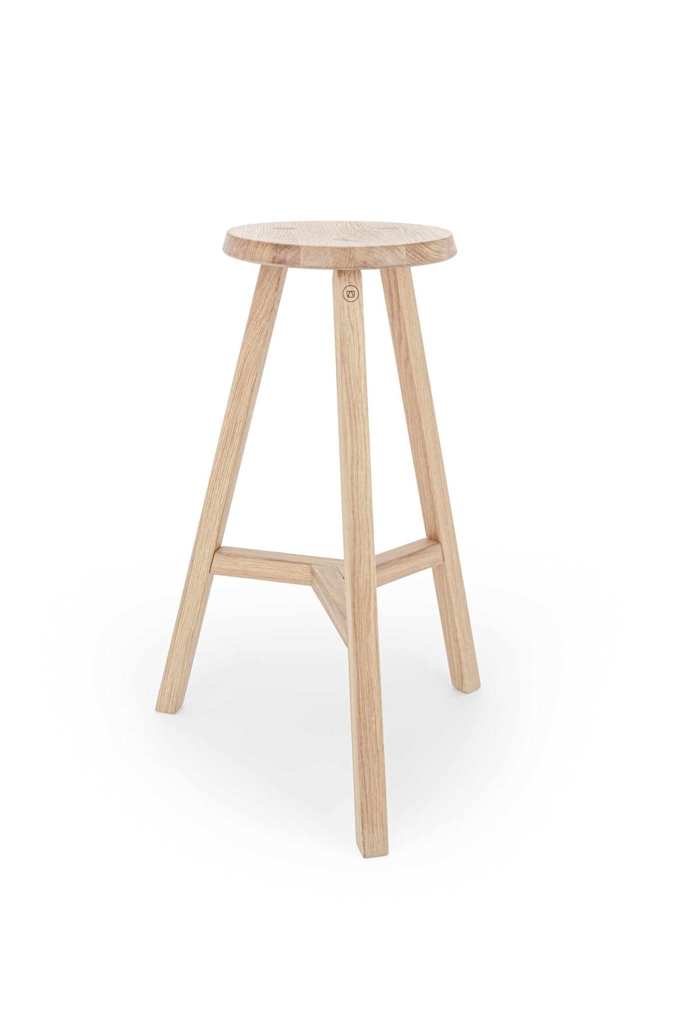 Filigree bar stool “Lia” refined in a natural look