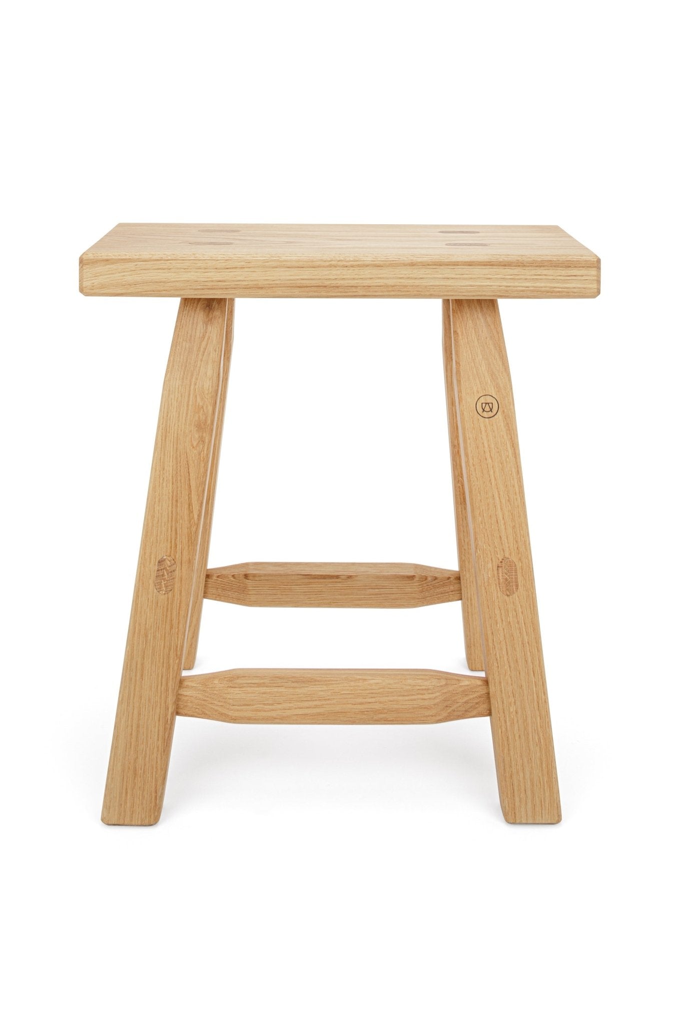 »Hans« stool made of oak with a honey look finish