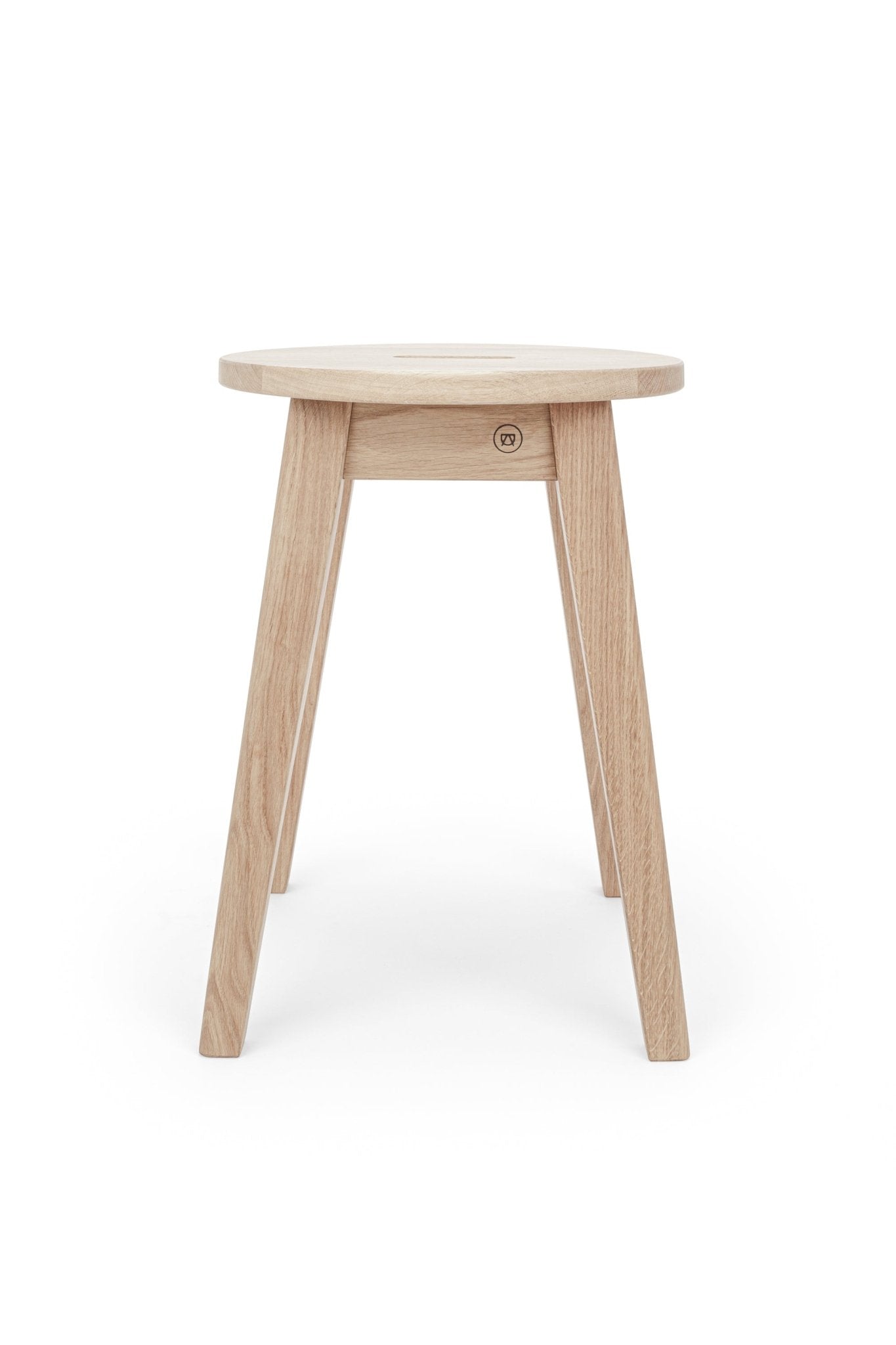 »Josef« stool made of oak wood in a natural look for a stylish eternity