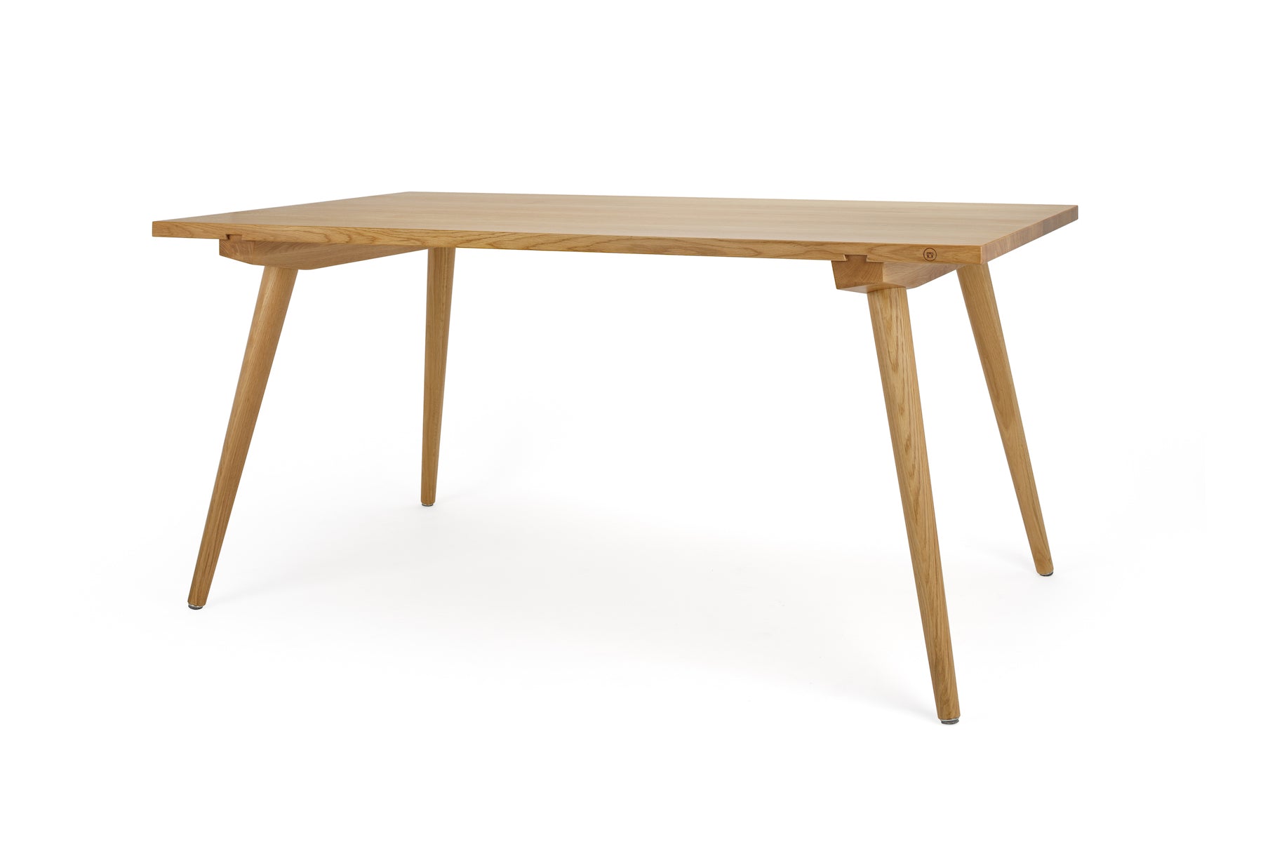 NIKKLAS table in oak wood – natural elegance – Anton Doll Holzmanufaktur